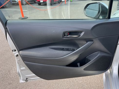 Used 2025 Toyota Corolla LE image 20