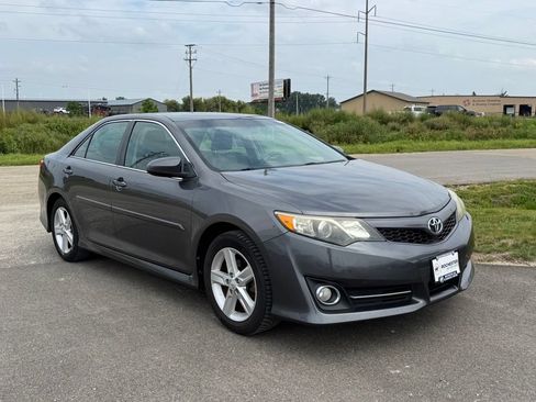 Used 2013 Toyota Camry SE FWD image 34