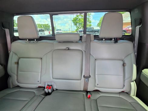 Used 2019 GMC Sierra 1500 SLT w/ SLT Premium Plus Package AWD/4WD image 21