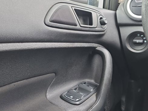 Used 2019 Ford Fiesta SE FWD image 9