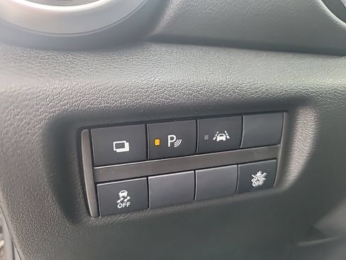Used 2025 Nissan Versa S w/ Trunk Package FWD image 9