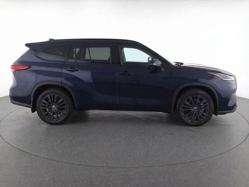 Used 2024 Toyota Highlander XSE image 11