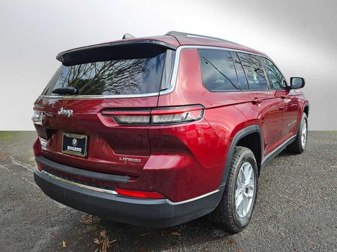 Used 2023 Jeep Grand Cherokee L Laredo image 3