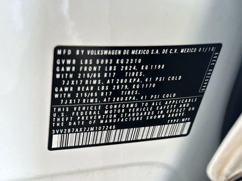 Used 2018 Volkswagen Tiguan SE AWD/4WD image 38