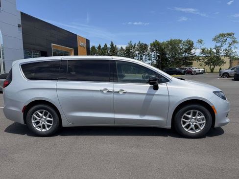 New 2026 Chrysler Voyager LX FWD image 4