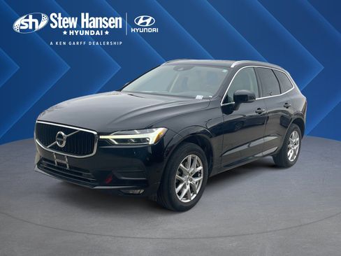 Used 2021 Volvo XC60 T5 Momentum image 1