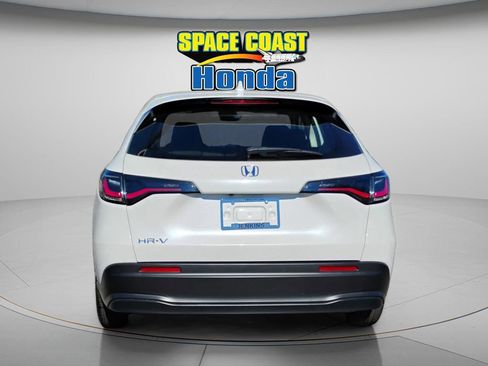 Used 2024 Honda HR-V LX image 8
