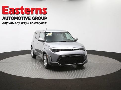 Used 2025 Kia Soul LX w/ LX Technology Package FWD image 49