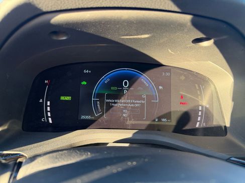 Used 2025 Toyota Camry LE image 40