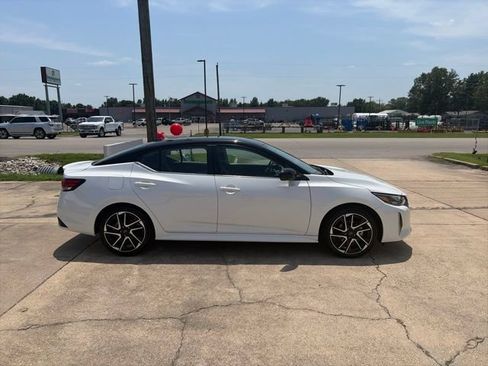 Used 2024 Nissan Sentra SR FWD image 7