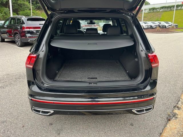 Used 2024 Volkswagen Tiguan SEL R-Line AWD/4WD image 33