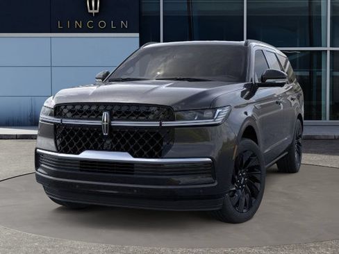 New 2026 Lincoln Navigator Reserve w/ Jet Appearance Package AWD/4WD image 2
