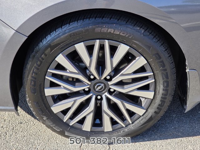 Used 2024 Nissan Altima 2.5 SV FWD image 18