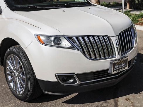 Used 2014 Lincoln MKX FWD w/ Equipment Group 102A image 9