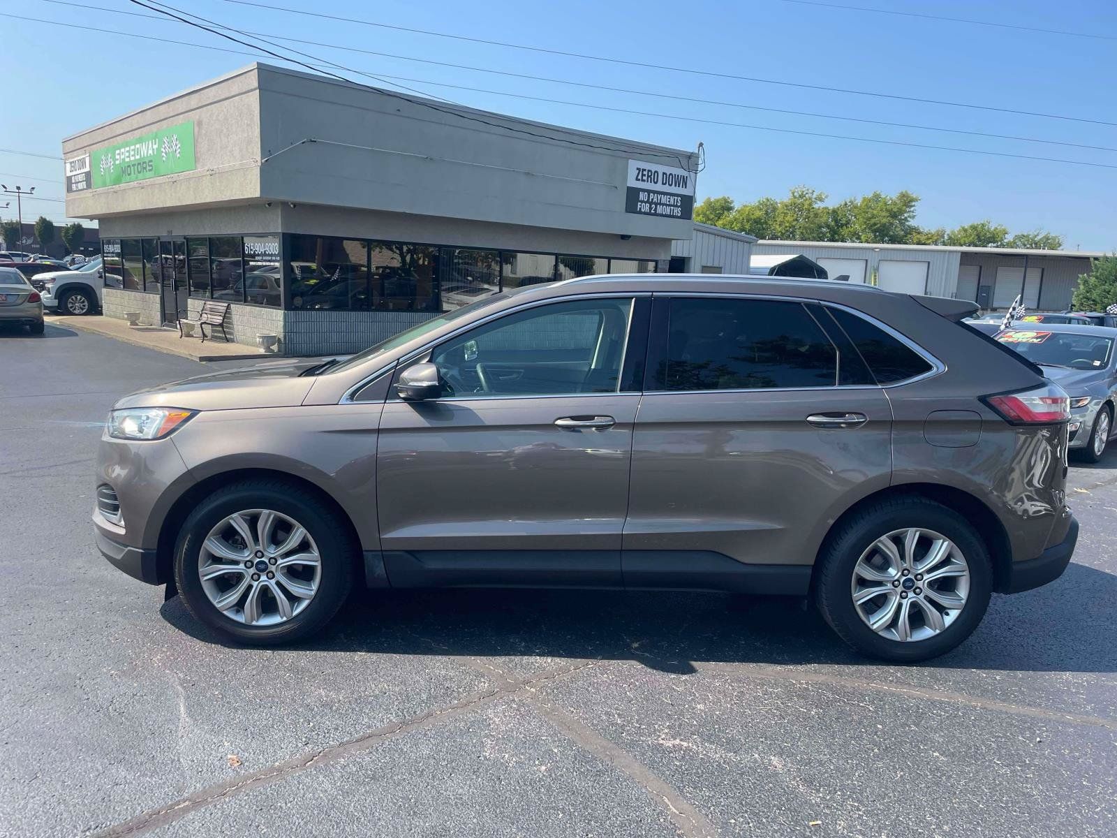 Used 2019 Ford Edge Titanium FWD image 4