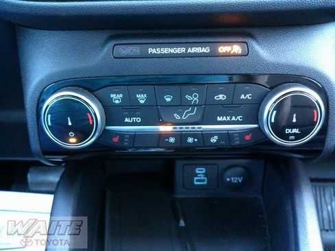 Used 2022 Ford Escape SEL w/ Technology Package image 18