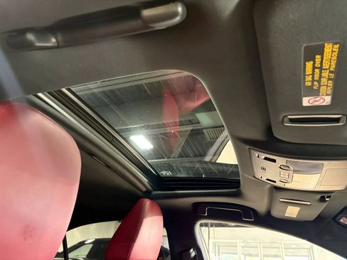 Used 2018 Lexus IS 300 AWD image 32