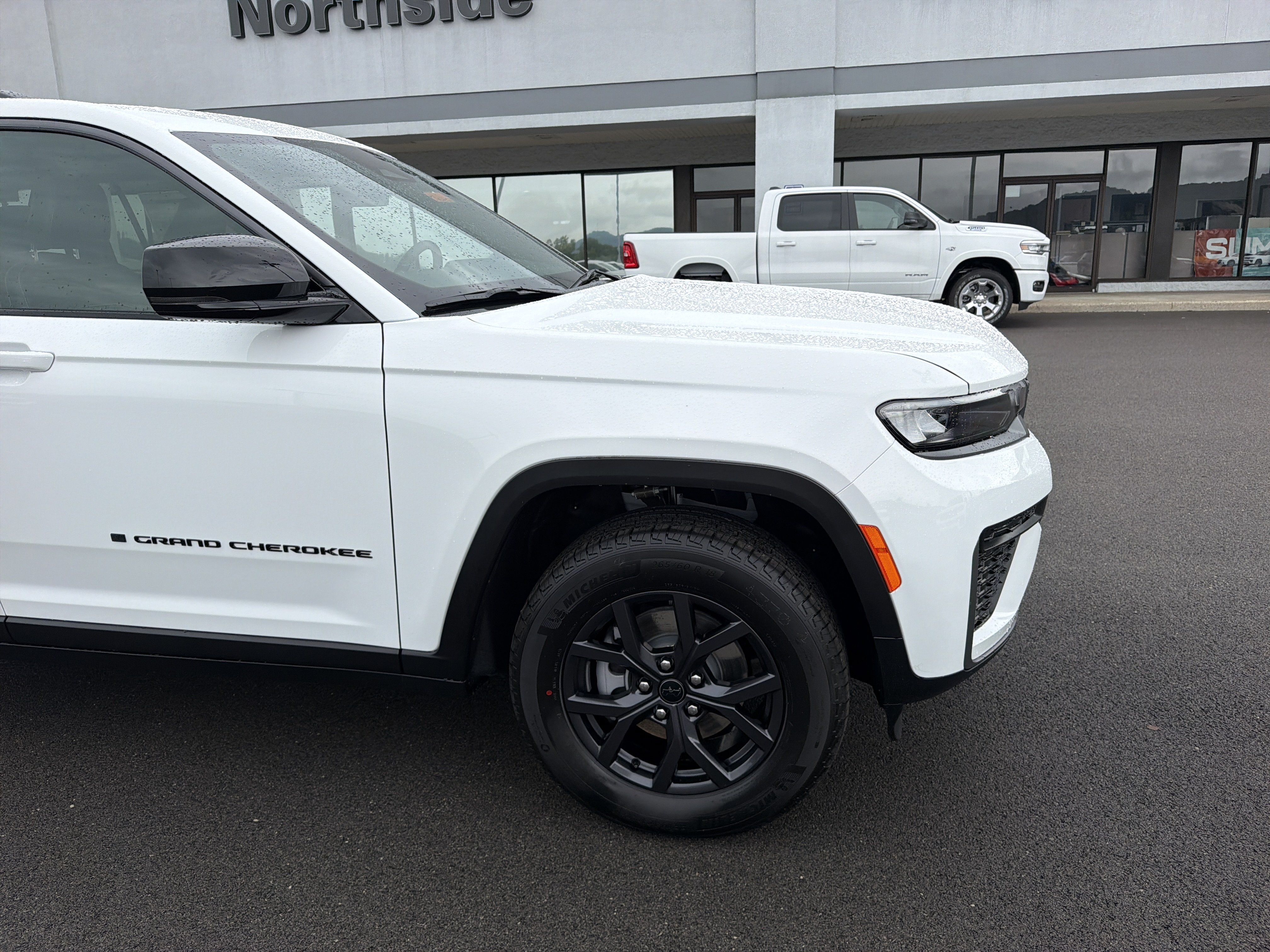 New 2027 Jeep Grand Cherokee 4WD image 4