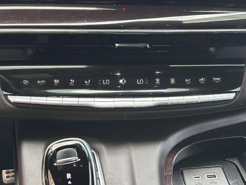 Certified 2024 Cadillac Escalade Premium Luxury Platinum w/ Heavy-Duty Trailer Package AWD/4WD image 35