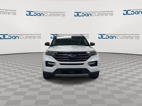 Used 2023 Ford Explorer XLT w/ Equipment Group 202A AWD/4WD image 3