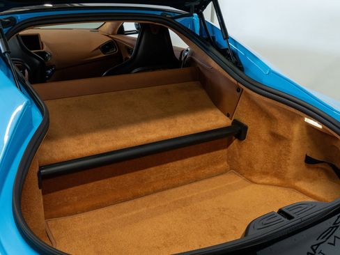 Used 2023 Aston Martin V12 Vantage RWD image 37