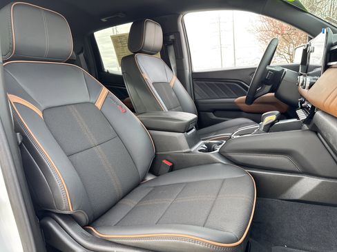 Used 2025 GMC Canyon AT4 w/ Nightfall Edition image 20