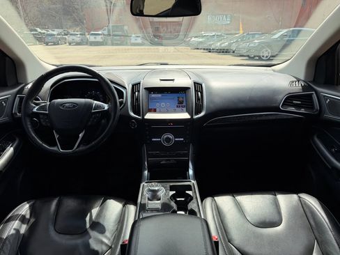 Used 2019 Ford Edge Titanium image 9