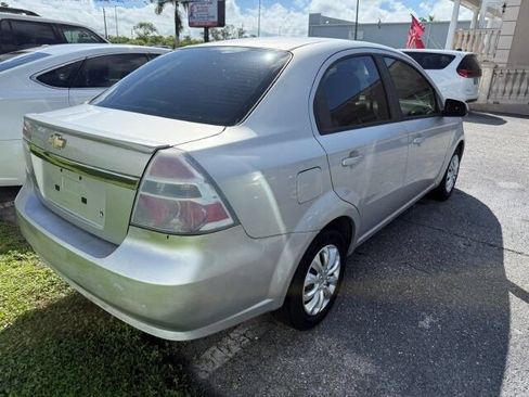 Used 2011 Chevrolet Aveo LT FWD image 5