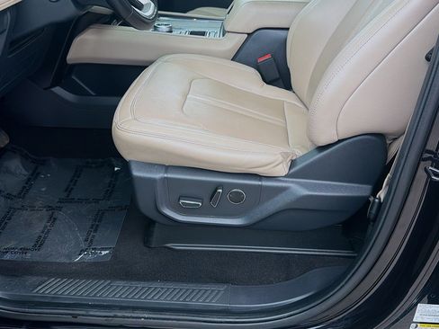 Used 2024 Ford Expedition Max Limited RWD image 16