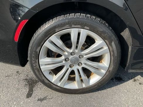 Used 2015 Chrysler 200 Limited w/ Convenience Group image 9