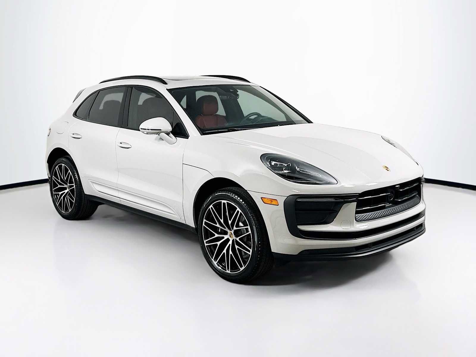 Used 2026 Porsche Macan AWD/4WD image 7