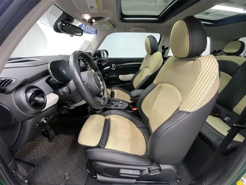 Certified 2024 MINI Cooper SE image 17