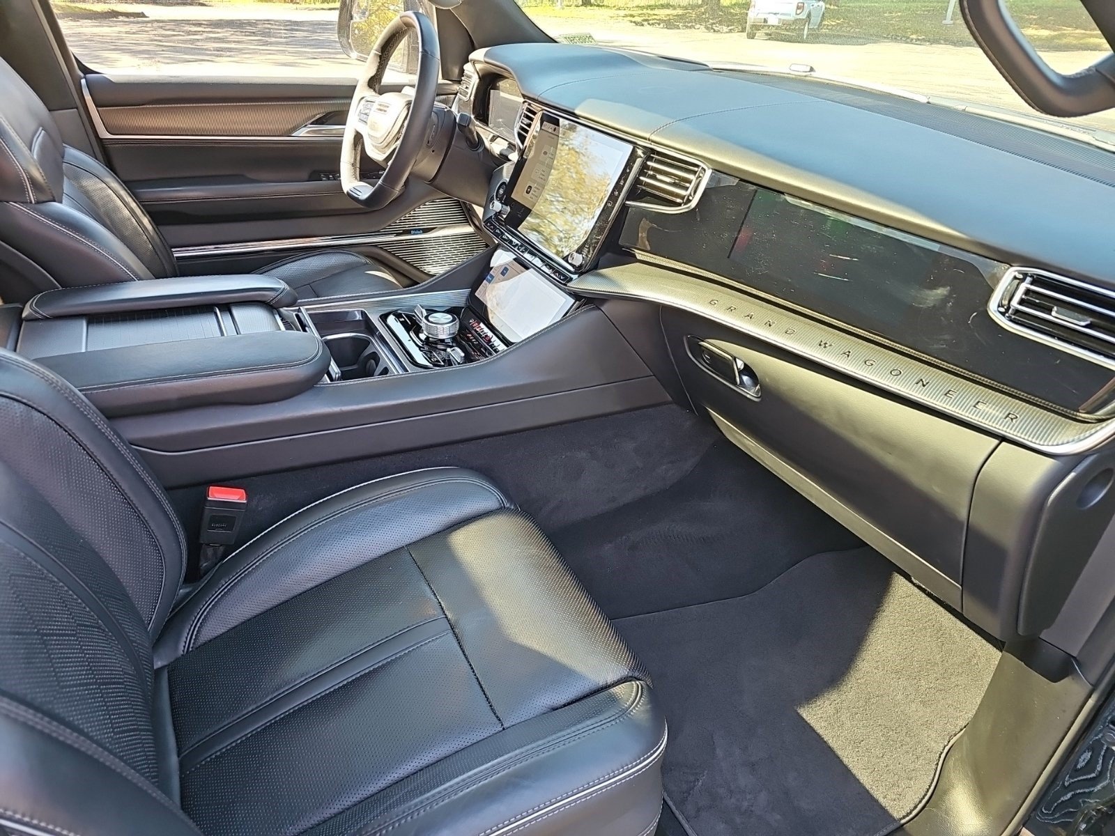 Used 2023 Jeep Grand Wagoneer Series II AWD/4WD image 10