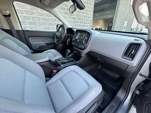 Used 2018 Chevrolet Colorado W/T w/ WT Convenience Package RWD image 31