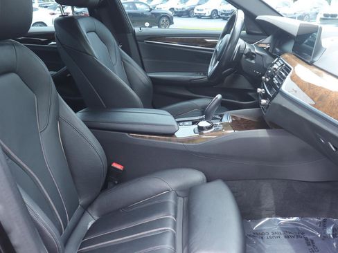 Used 2020 BMW 540i w/ M Sport Package RWD image 16