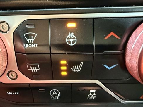 Used 2021 Jeep Wrangler Sport S image 25