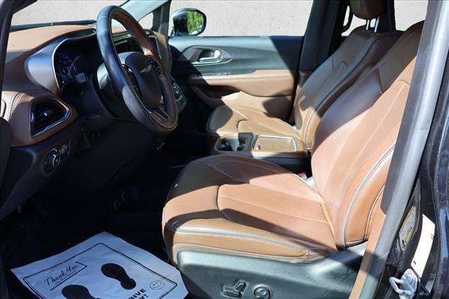 Used 2020 Chrysler Pacifica Limited FWD image 11