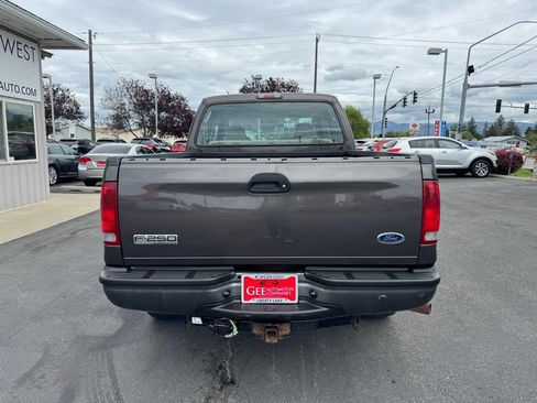Used 2006 Ford F250 XL AWD/4WD image 4