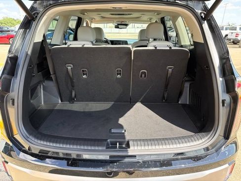 Used 2025 Kia Telluride EX w/ EX Captain's Chair Package FWD image 30
