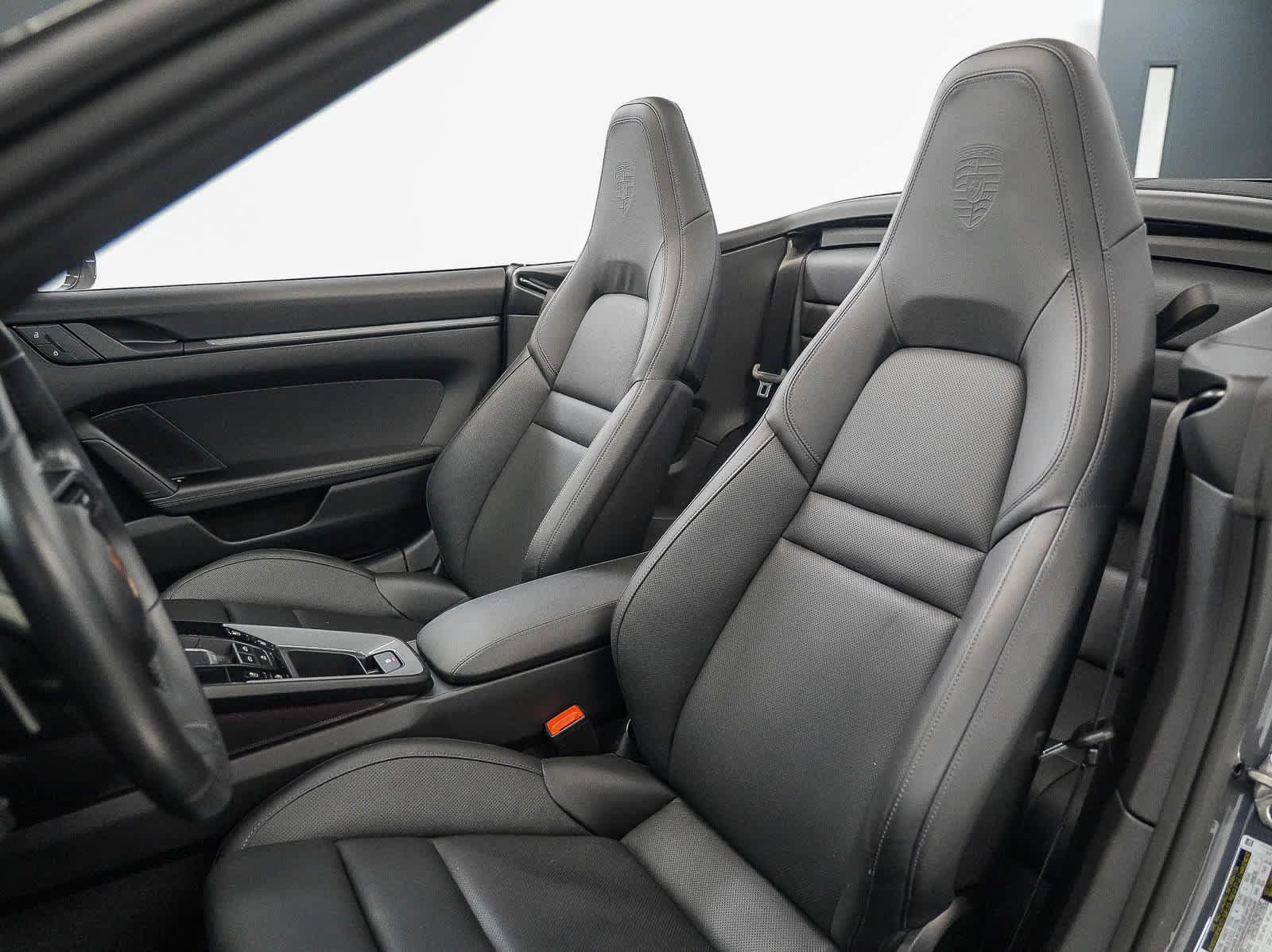 Certified 2025 Porsche 911 Carrera RWD image 5