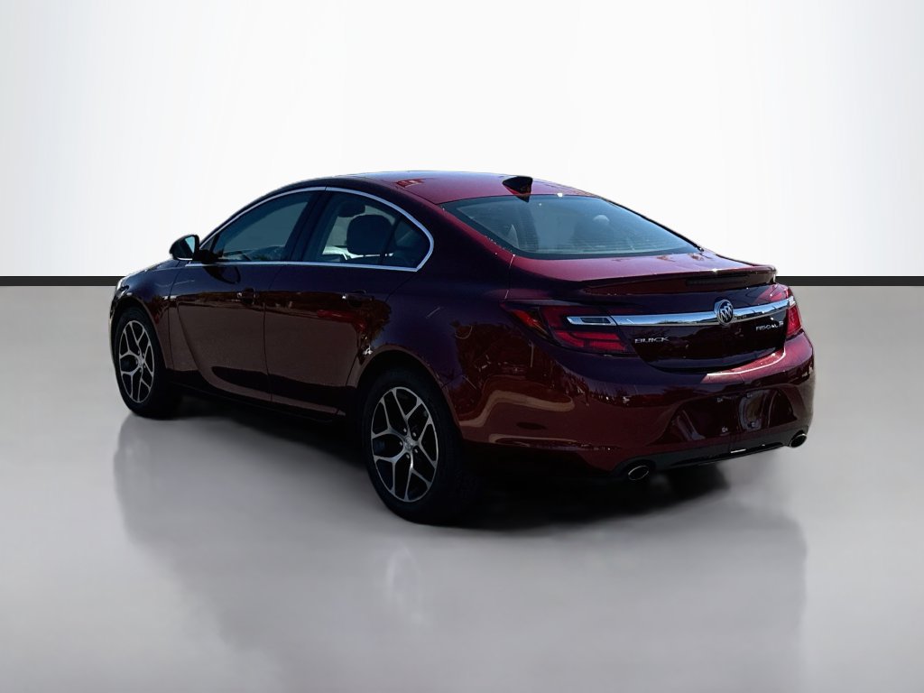 Used 2017 Buick Regal Sport Touring FWD image 5