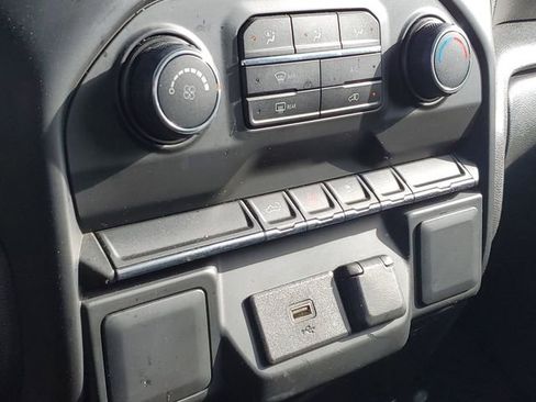 Used 2020 Chevrolet Silverado 1500 Custom w/ Custom Value Package image 32