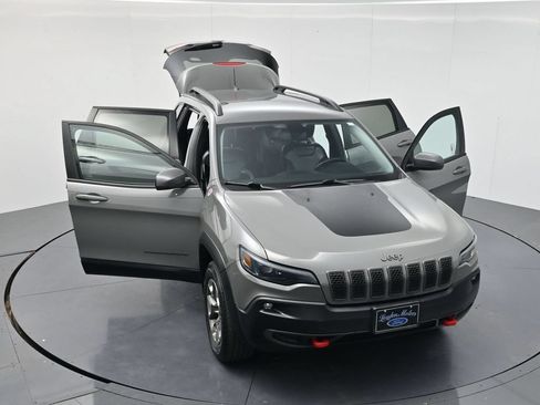 Used 2019 Jeep Cherokee Trailhawk w/ Cold Weather Group AWD/4WD image 50