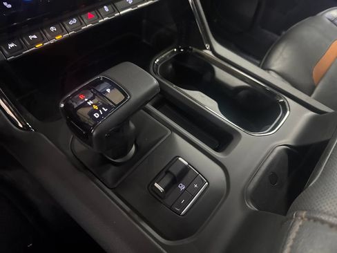 Used 2024 GMC Sierra 1500 AT4 w/ Technology Package AWD/4WD image 25