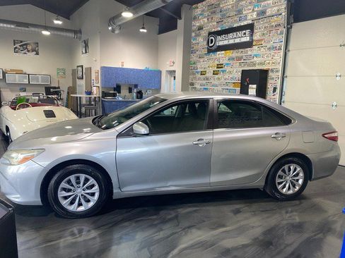 Used 2016 Toyota Camry LE FWD image 7