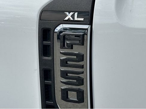New 2026 Ford F250 XL w/ XL Chrome Package image 19