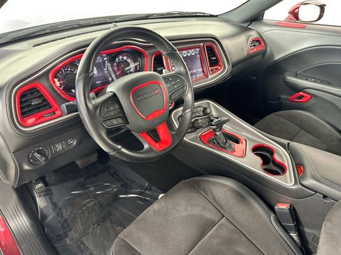 Used 2022 Dodge Challenger GT w/ Plus Package image 9