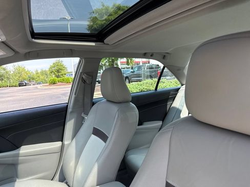 Used 2013 Toyota Camry XLE w/ Leather Pkg FWD image 8
