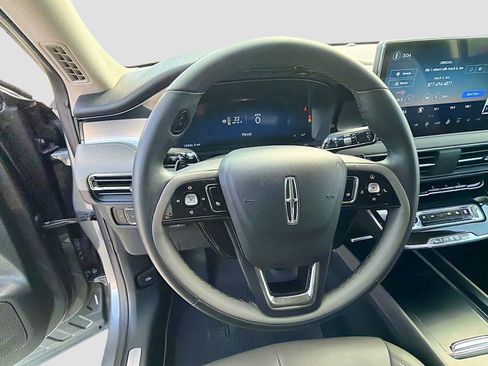 Used 2025 Lincoln Corsair FWD image 14