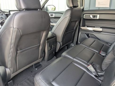 Used 2023 Ford Explorer XLT w/ Equipment Group 202A AWD/4WD image 28